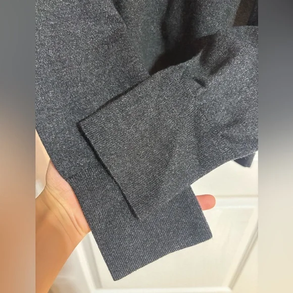 NWT Victoria Secret Sport Open Back Twist Grey Long Sleeve Top Size Large - Picture 3 of 7